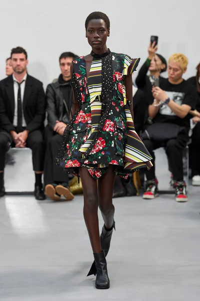 Look 19
